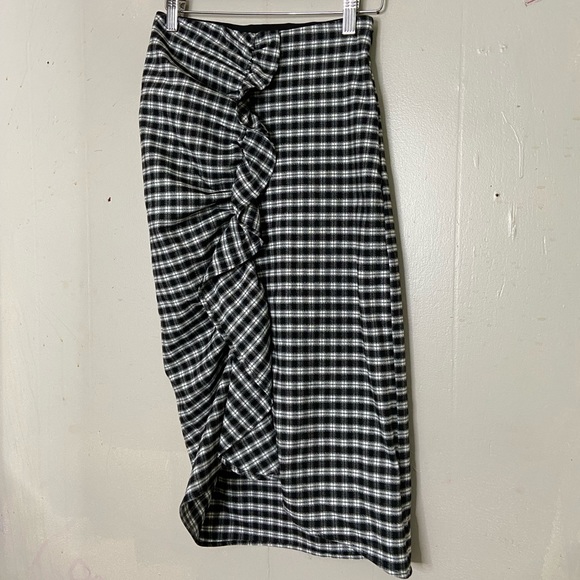Zara Women’s Size XS Black White Plaid Midi Skirt Ruffle Front - Picture 2 of 8